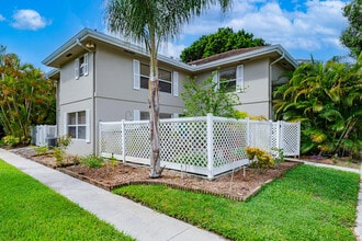 Building Photo - 3261 SW Sunset Trace Cir