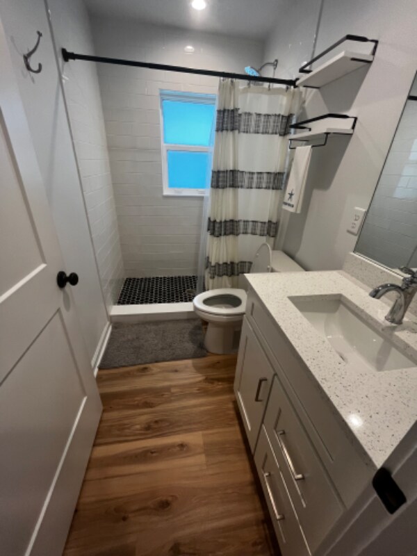 Building Photo - 615 Azalea Ln