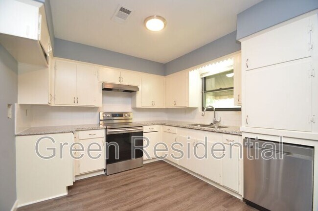 Building Photo - 7311 Bridle Path Dr