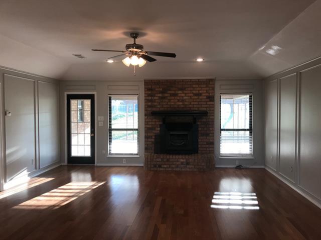 Building Photo - 204 Appaloosa St