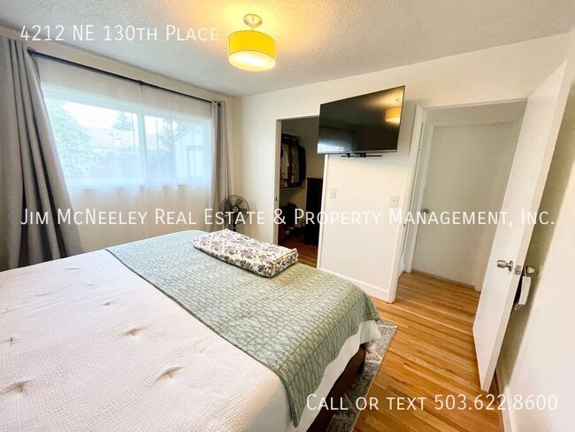 Building Photo - Available Mid-January - Remodeled NE Portl...