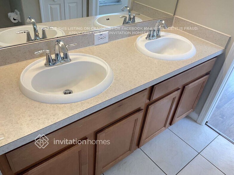 Building Photo - 13518 Fladgate Mark Drive