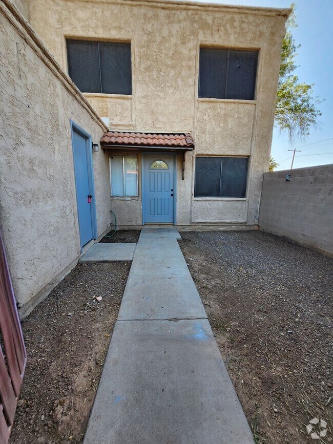 Building Photo - Charming 2-Bedroom Townhome
