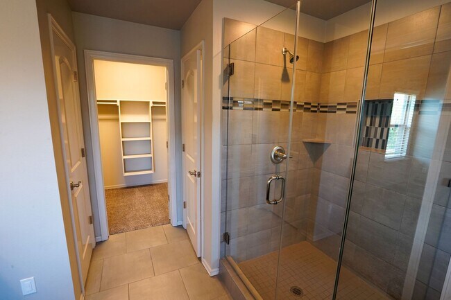 Building Photo - 3 Bed | 2 Bath in New Tulsa!