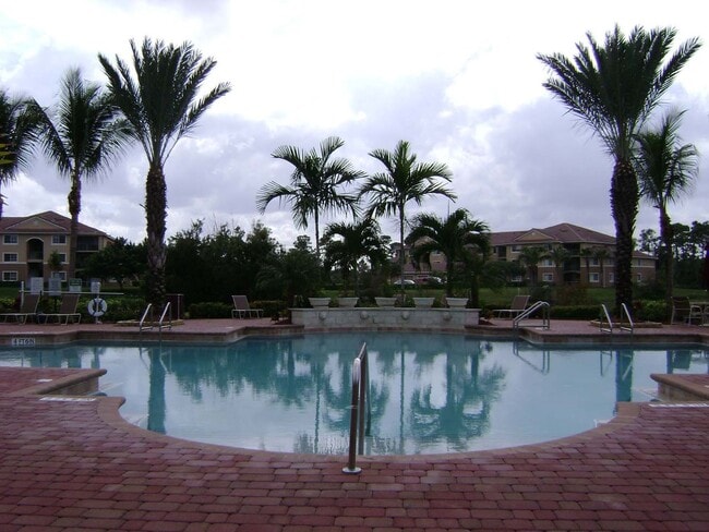 Building Photo - GORGEOUS 1 BEDROOM WITH WATER VIEWS IN POR...
