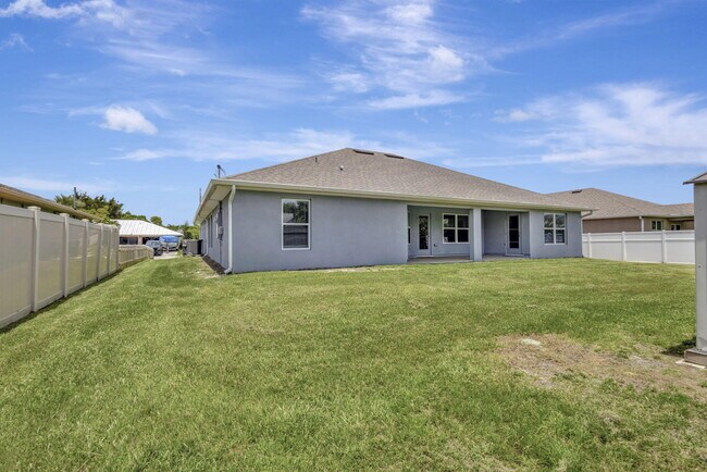 Building Photo - 6775 NW Abigail Ave