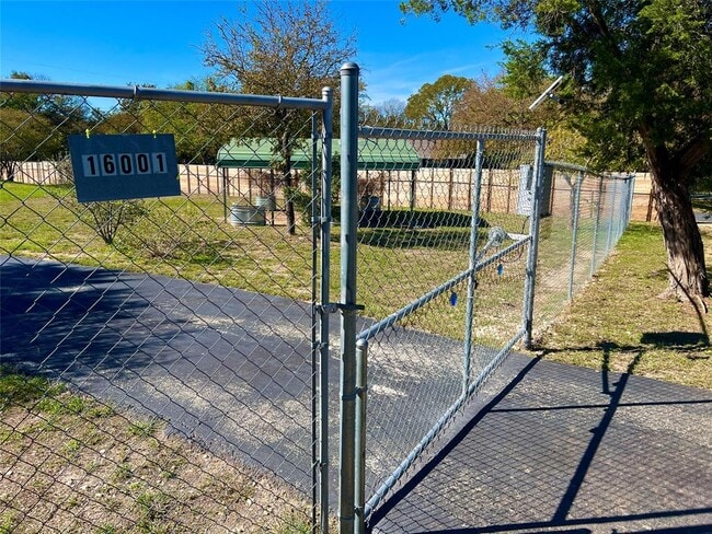 Building Photo - 16001 Awalt Dr