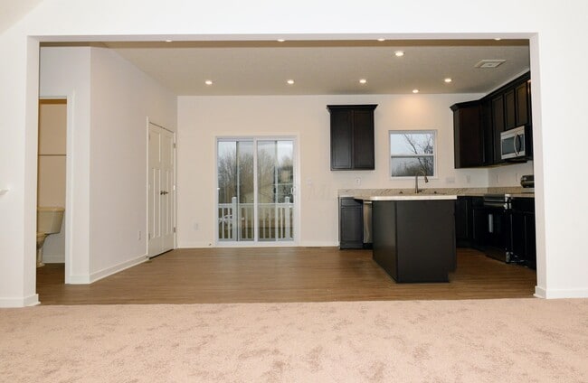 Building Photo - 130 Dusky Willow Dr