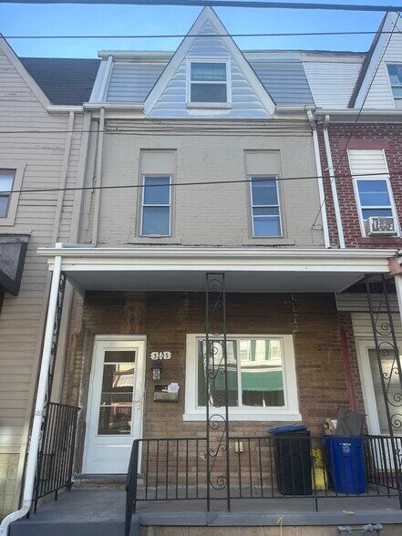 Primary Photo - 3205 Ward St