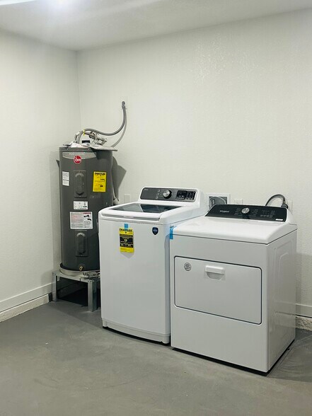 Building Photo - 2638 N 87th Ter