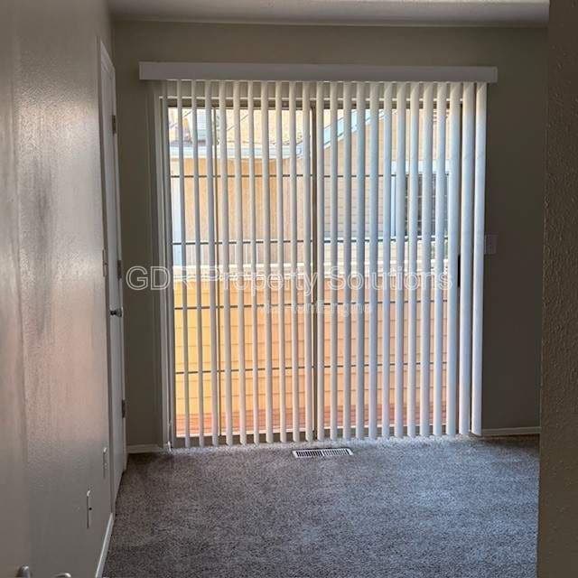 Building Photo - 702 Fruit Ave NW