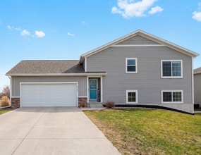 Building Photo - 5-Bedroom Townhome in Hudsonville | Cul-de-Sac, 2-Car Garage, Lawn & Snow Included