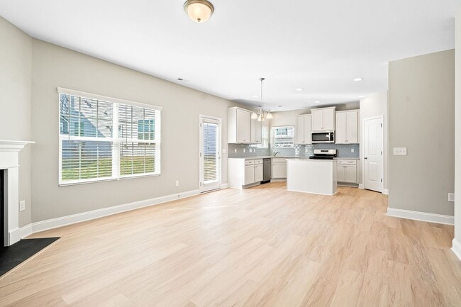 Building Photo - *Beautiful Home @ Aberdeen on Lake Mackintosh*