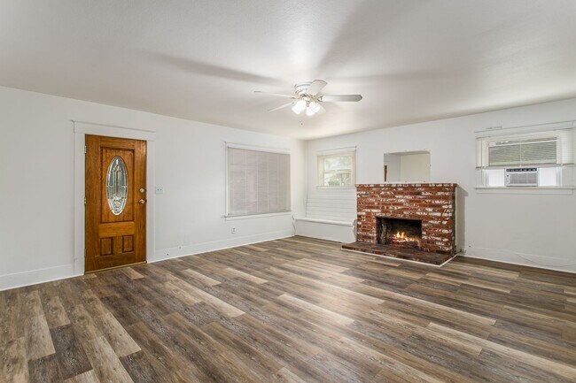 Building Photo - 1359 Jasper Ave