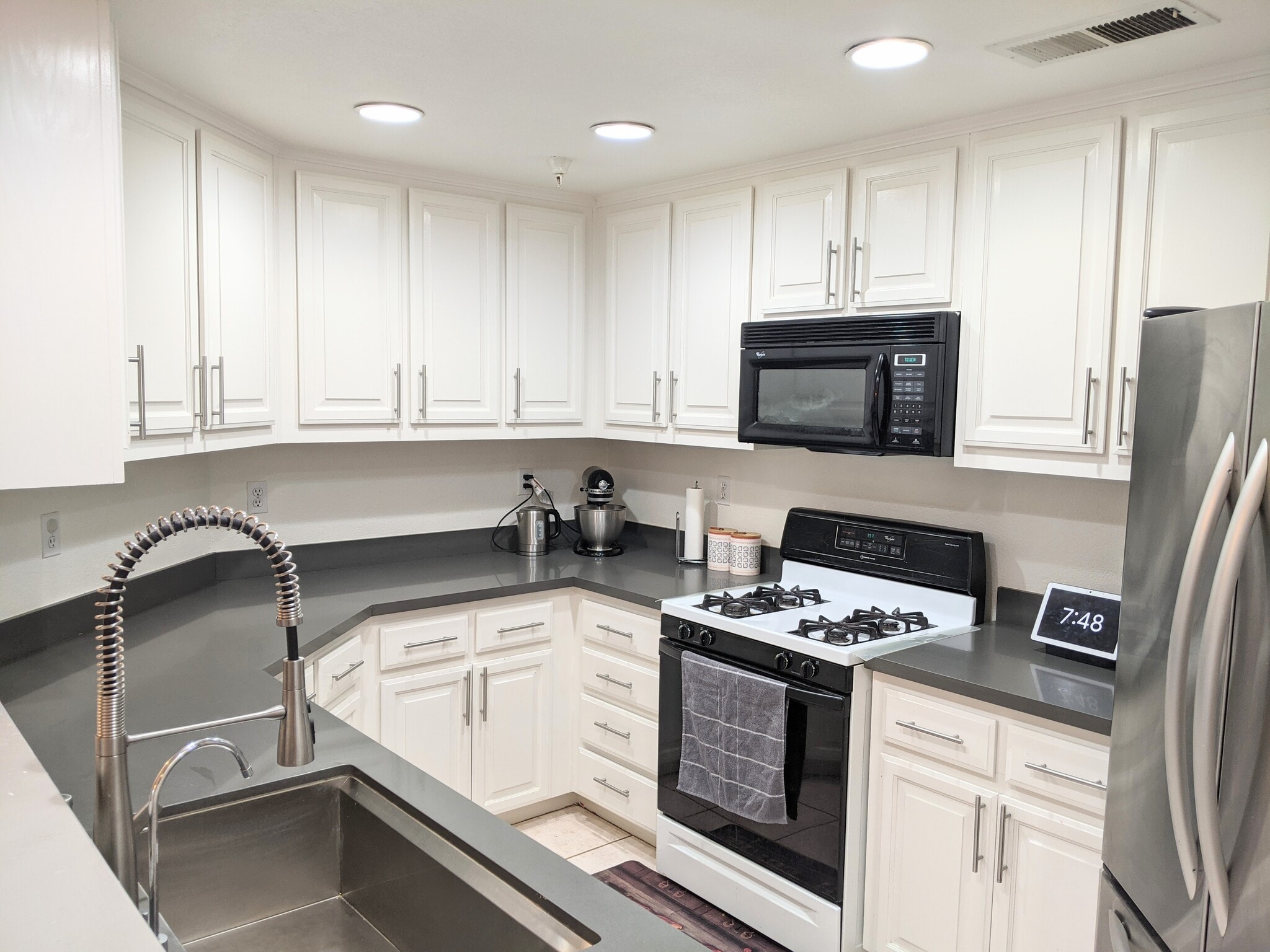 Kitchen - 464 Tower Hill Ave