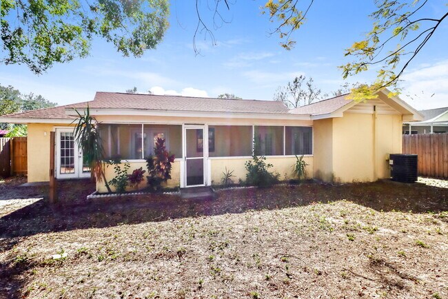 Building Photo - 5503 Bluejay Ln