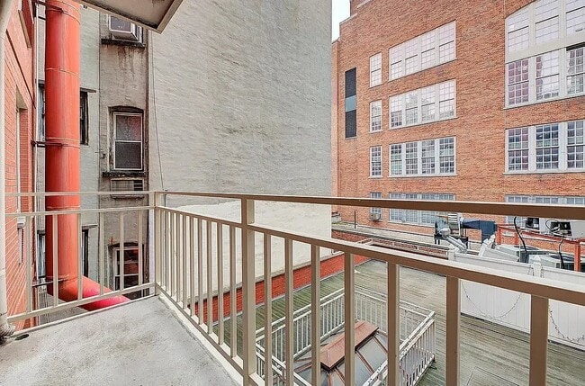 Building Photo - 143 Mulberry St