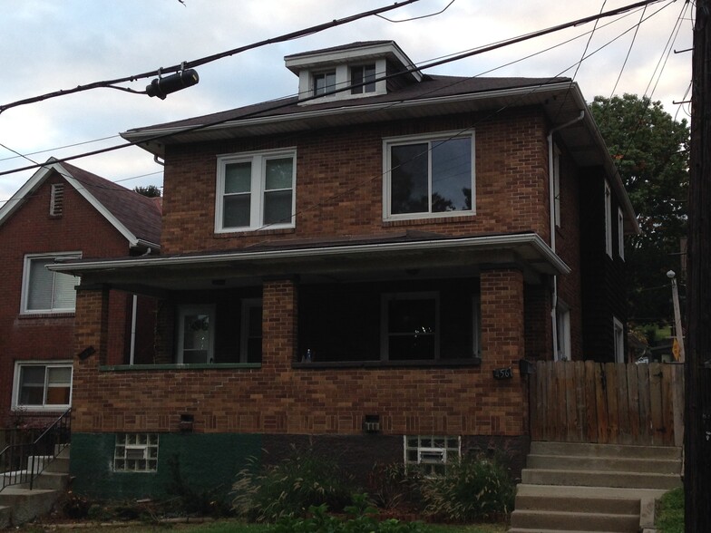 Building Photo - 458 Hallock St