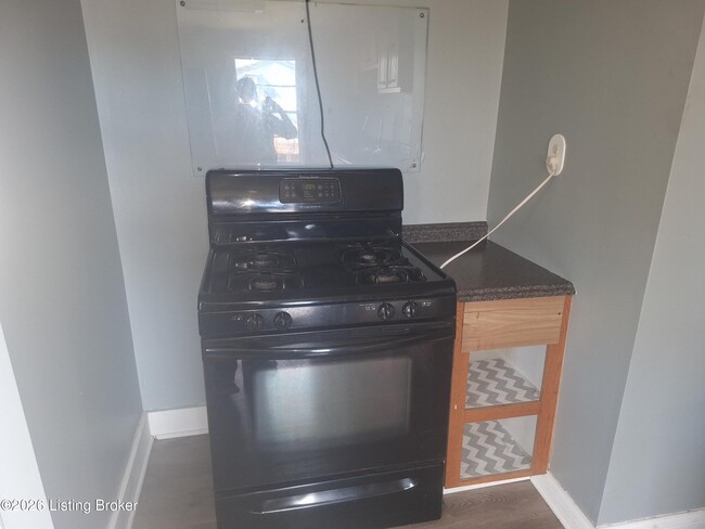 Building Photo - 9217 Alexander Ave