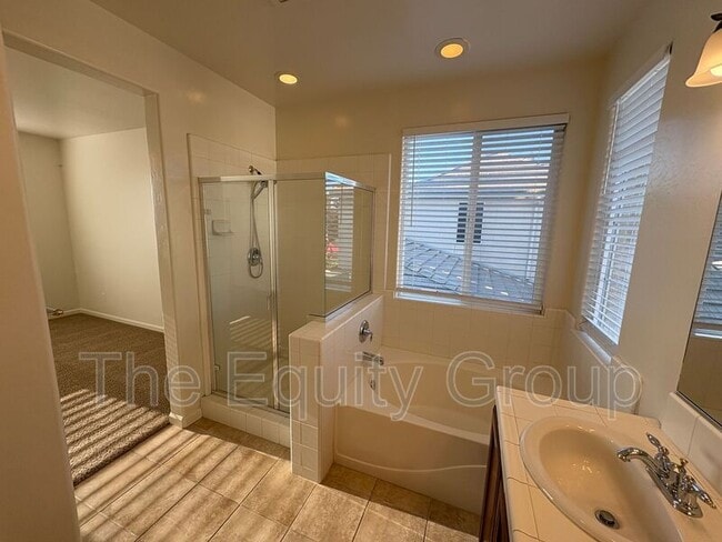 Building Photo - 1422 N PELAGO Ct