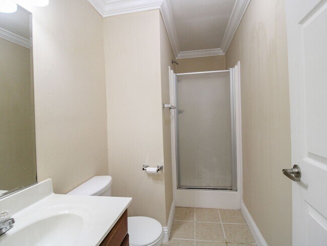 Building Photo - Charming Townhome Close to Downtown Pulaski