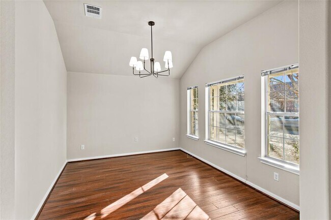 Building Photo - 9401 Pioneer Forest Dr