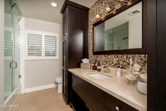 Building Photo - 4628 N Avenida Del Puente