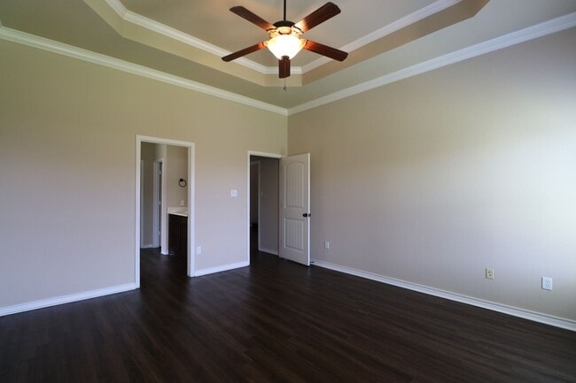Building Photo - 3116 Stallion Dr