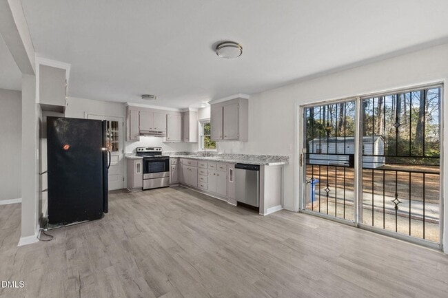 Building Photo - 329 S McPherson Church Rd