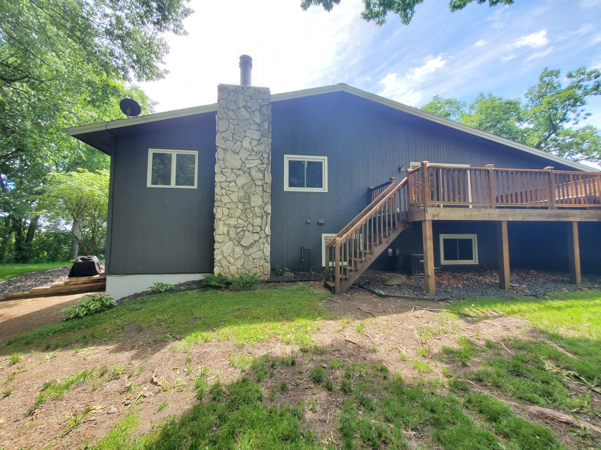 Building Photo - 2517 Cedar Hills Dr