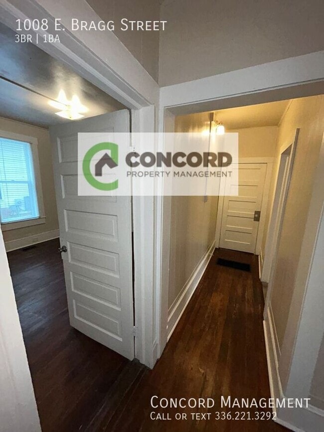 Building Photo - 1008 E Bragg St