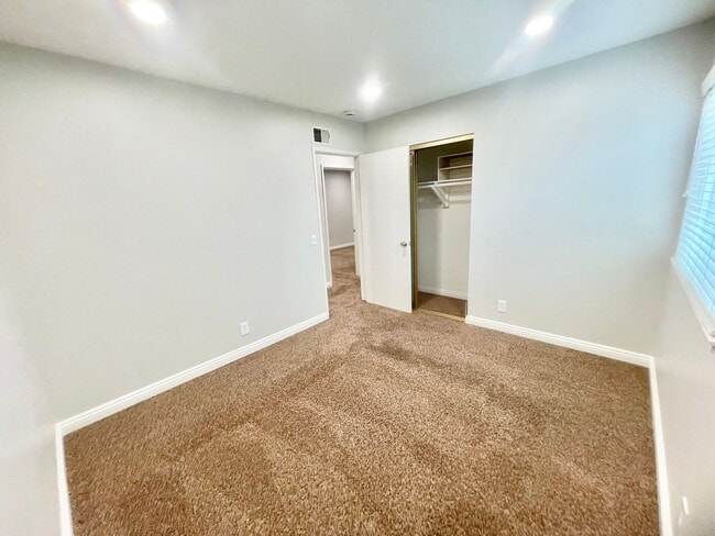 Building Photo - Single family home located in desirable Yorba Linda neighborhood! SMALL/MEDIUM DOGS OK!