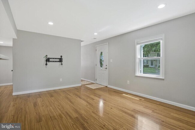 Building Photo - 6024 Rixey Dr