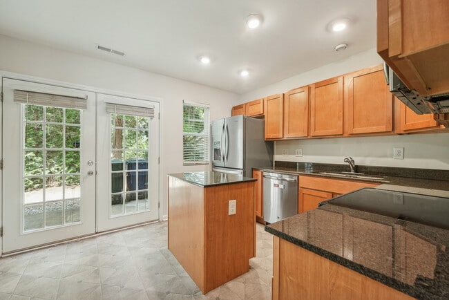 Building Photo - 7811 River Field Dr