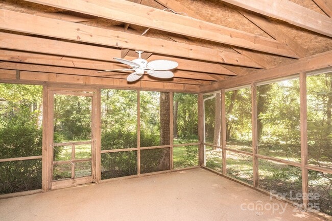 Building Photo - 427 Scaleybark Rd