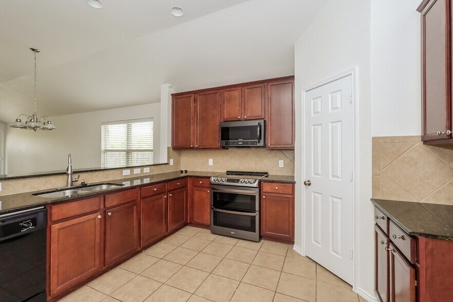 Building Photo - 16301 Severn Ln