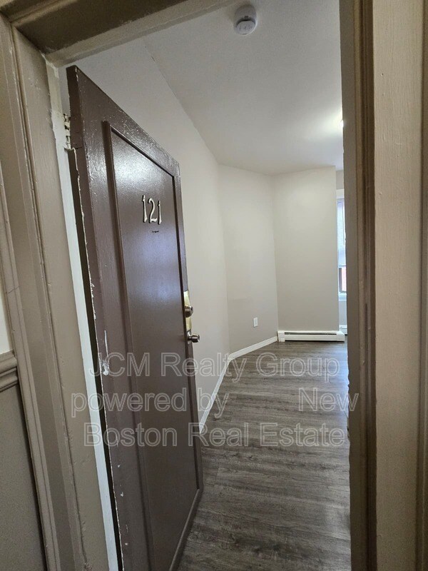 Building Photo - 191 Green St