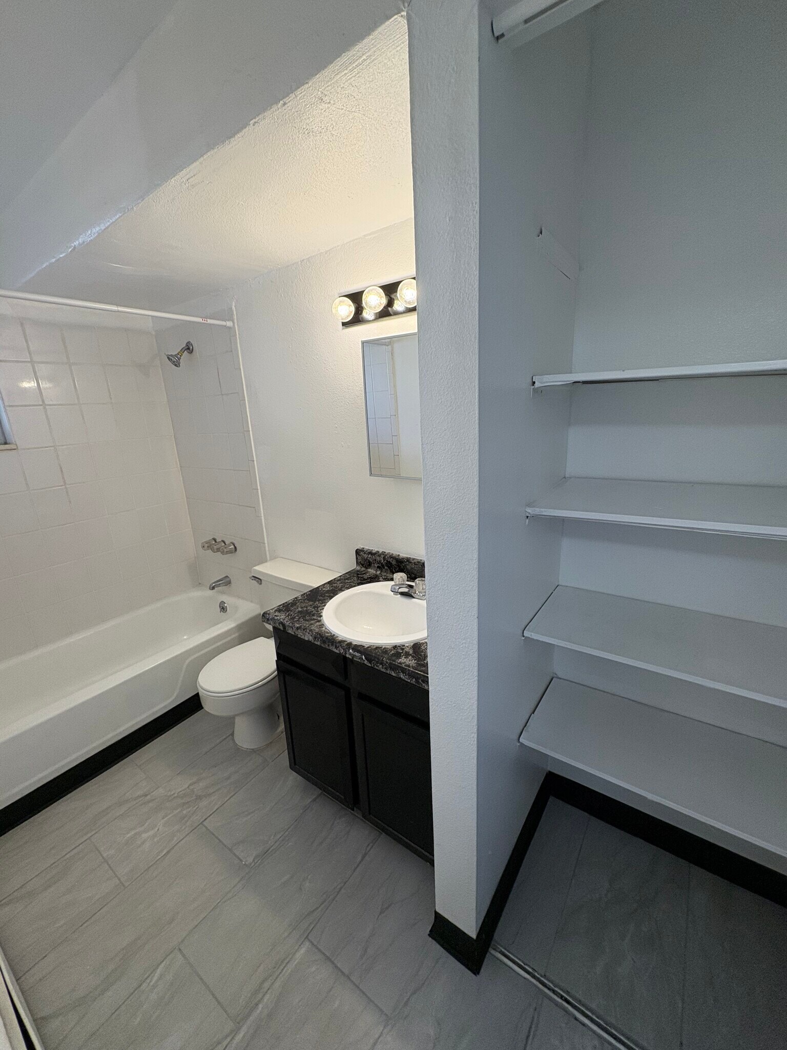 Building Photo - 345 Idaho St