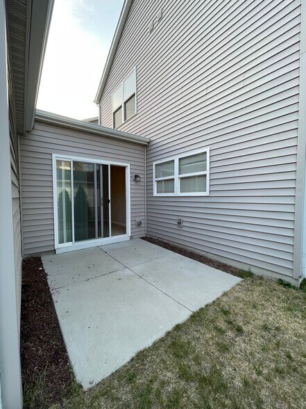 Building Photo - 1068 E 115th Ct