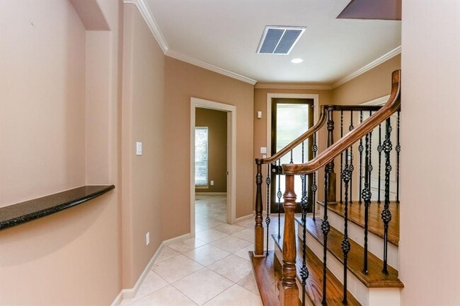 Building Photo - Stylish 3-Bedroom Home in Prime Houston Lo...