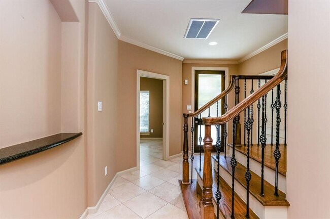 Building Photo - Stylish 3-Bedroom Home in Prime Houston Location!