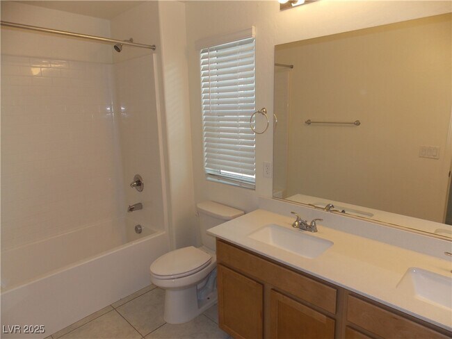 Building Photo - 160 Lilt Ave