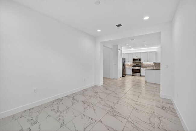 Building Photo - 11650 SW Moon River Way