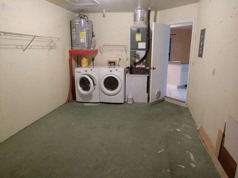 Building Photo - 1141 Deer Hollow Pl