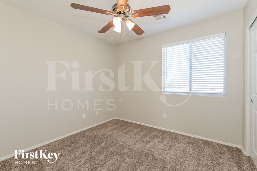 Building Photo - 996 Valetta Flat Ave