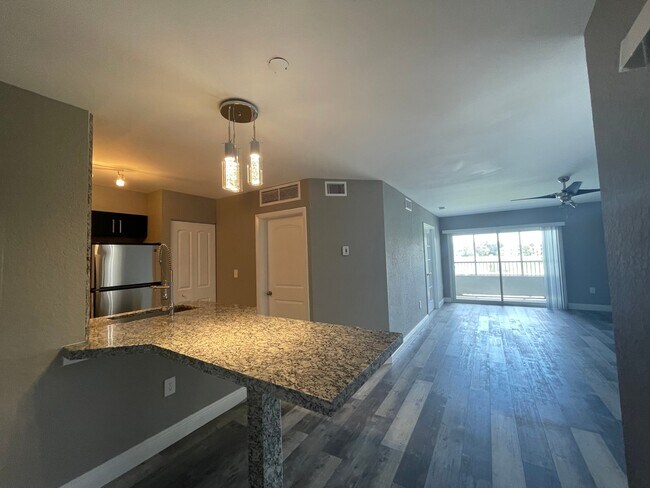 Building Photo - 2803 N Oakland Forest Dr