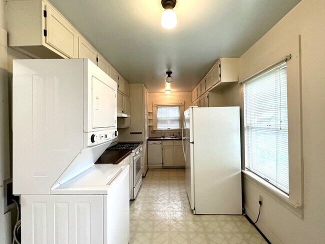 Building Photo - 4812 Ramsey Ave
