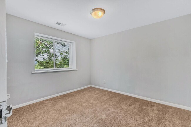 Building Photo - Spacious City Living at Linwood Towers – U...