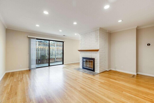 Building Photo - 12091 Atrium Dr