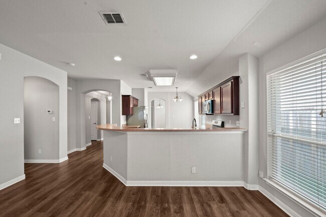 Building Photo - 528 Thoreau Trail